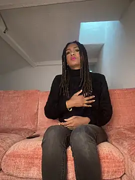 Aurianne online show from 05/12/26, 07:00