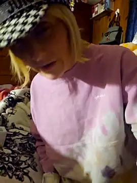 Snapshot of beautifulme23 chatting on 02/17/25, 05:32 beautifulme23 online show from 02/17/25, 05:32