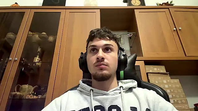 NaplesGuy04 online show from 01/10/26, 04:20