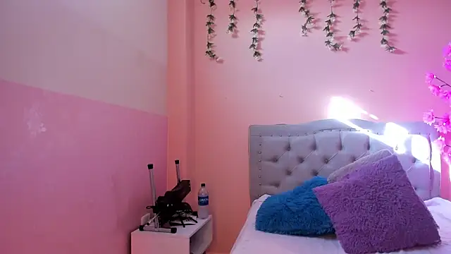 Snapshot of littletammy4u_ chatting on 10/23/25, 12:26 littletammy4u online show from 10/23/25, 12:26