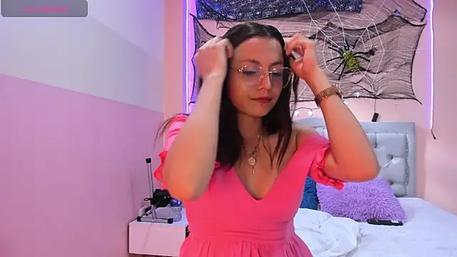 Snapshot of littletammy4u_ chatting on 10/24/25, 12:34 littletammy4u online show from 10/24/25, 12:34