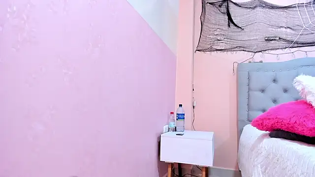 Snapshot of littletammy4u_ chatting on 11/03/25, 12:17 littletammy4u online show from 11/03/25, 12:17