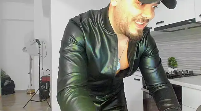 Snapshot of ZackMasterss chatting on 02/03/25, 11:47 ZackMasterss online show from 02/03/25, 11:47