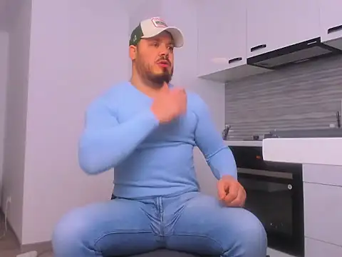 Snapshot of ZackMasterss chatting on 02/17/26, 12:07 ZackMasterss online show from 02/17/26, 12:07