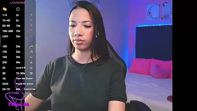 Snapshot of SallyWhitee chatting on 09/29/25, 04:28 SallyWhitee online show from 09/29/25, 04:28