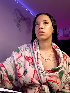 Snapshot of SallyWhitee chatting on 01/07/26, 04:37 SallyWhitee online show from 01/07/26, 04:37