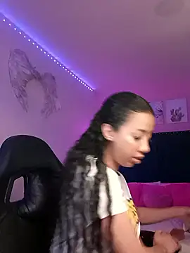 Snapshot of SallyWhitee chatting on 01/09/26, 05:32 SallyWhitee online show from 01/09/26, 05:32