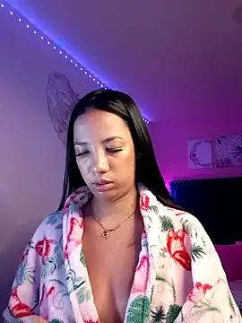 Snapshot of SallyWhitee chatting on 02/04/26, 04:40 SallyWhitee online show from 02/04/26, 04:40