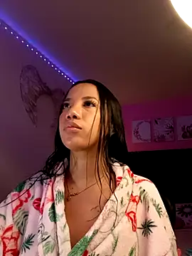 Snapshot of SallyWhitee chatting on 02/17/26, 05:26 SallyWhitee online show from 02/17/26, 05:26