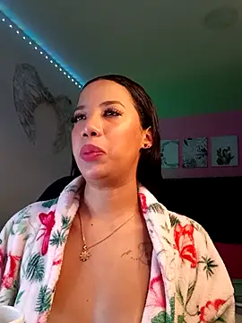 Snapshot of SallyWhitee chatting on 03/08/26, 05:00 SallyWhitee online show from 03/08/26, 05:00