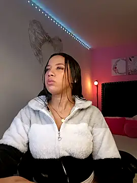 Snapshot of SallyWhitee chatting on 03/10/26, 05:12 SallyWhitee online show from 03/10/26, 05:12