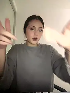 Snapshot of AngelRuby chatting on 12/16/25, 10:31 AngelRuby online show from 12/16/25, 10:31