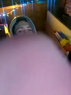 Snapshot of Jaymie2p25 chatting on 12/14/25, 10:58 Jaymie2p25 online show from 12/14/25, 10:58