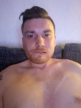 Snapshot of Foxtrott_242 chatting on 09/27/25, 10:37 Foxtrott 242 online show from 09/27/25, 10:37