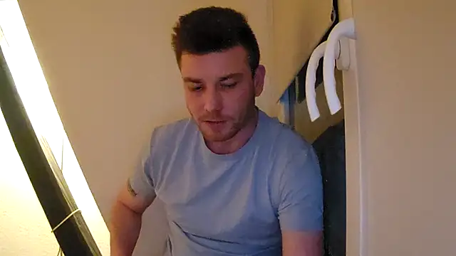 Snapshot of Foxtrott_242 chatting on 02/02/26, 11:03 Foxtrott 242 online show from 02/02/26, 11:03