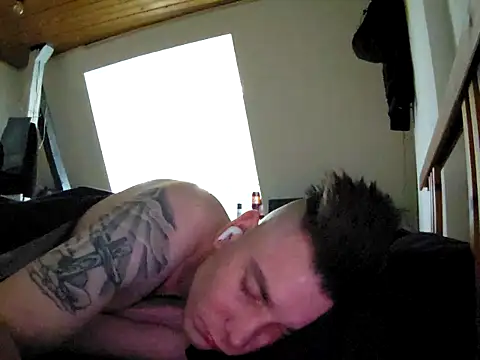 Snapshot of Foxtrott_242 chatting on 02/15/26, 02:03 Foxtrott 242 online show from 02/15/26, 02:03