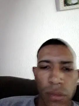 Mineirinho043 online show from 02/18/25, 06:47