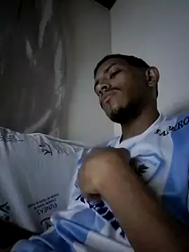 Mineirinho043 online show from 03/19/25, 04:36