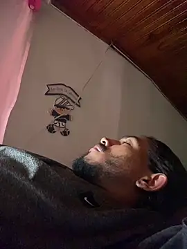 Mineirinho043 online show from 12/16/25, 02:55