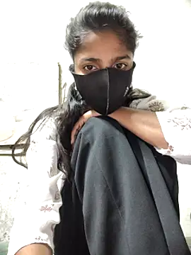 Snapshot of fuungirl38 chatting on 03/05/25, 09:37 fuungirl38 online show from 03/05/25, 09:37