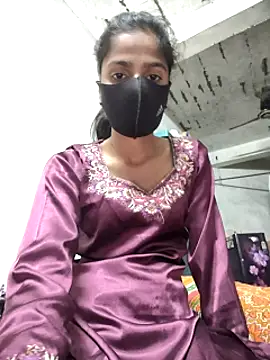 Snapshot of fuungirl38 chatting on 03/08/25, 04:39 fuungirl38 online show from 03/08/25, 04:39