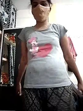 Snapshot of fuungirl38 chatting on 10/18/25, 11:33 fuungirl38 online show from 10/18/25, 11:33