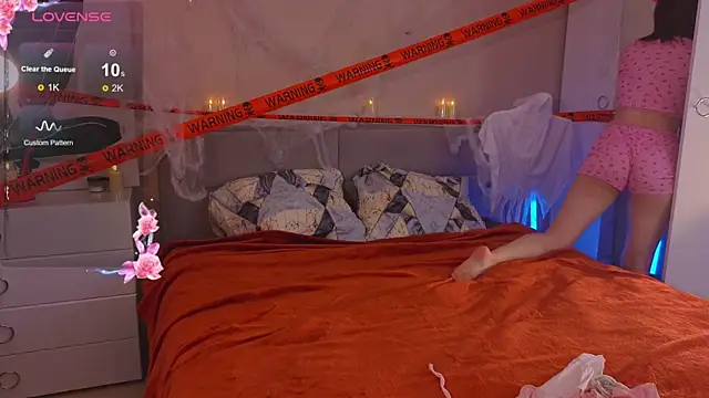 Snapshot of Mia_Luw chatting on 10/24/25, 05:37 Mia Luw online show from 10/24/25, 05:37