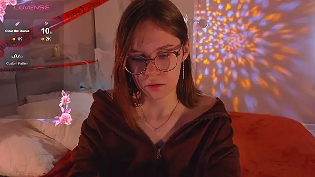 Snapshot of Mia_Luw chatting on 11/01/25, 03:52 Mia Luw online show from 11/01/25, 03:52