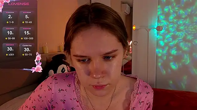 Snapshot of Mia_Luw chatting on 11/22/25, 03:49 Mia Luw online show from 11/22/25, 03:49