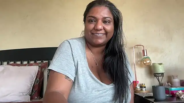 Snapshot of SophieStarShine chatting on 09/12/25, 11:32 SophieStarShine online show from 09/12/25, 11:32