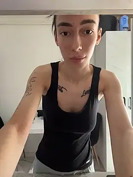 Snapshot of Celine_Roxelle chatting on 04/21/26, 12:44 Celine Roxelle online show from 04/21/26, 12:44