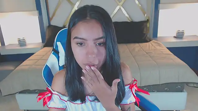 julieta fn online show from 10/03/25, 01:08