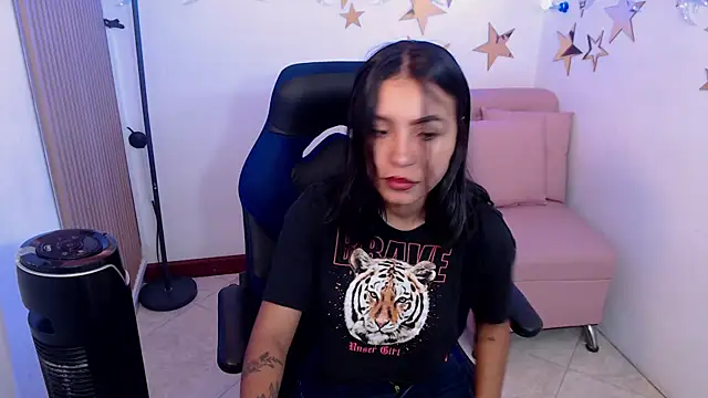 julieta fn online show from 04/28/26, 02:33