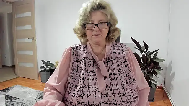 NoraJohnson6 online show from 11/12/25, 07:09