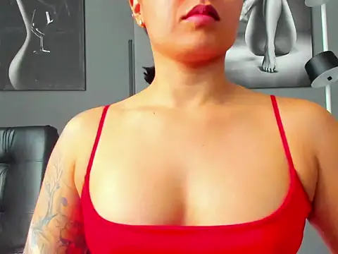 karlyjons12 online show from 10/30/25, 02:18