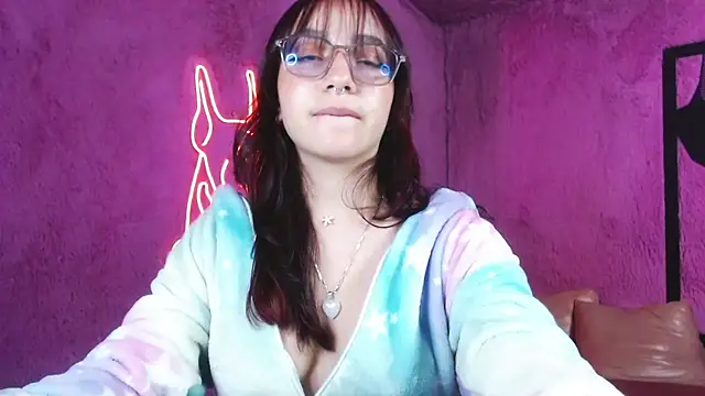 Snapshot of Sunshinegirl__ chatting on 02/08/25, 01:11 Sunshinegirl online show from 02/08/25, 01:11