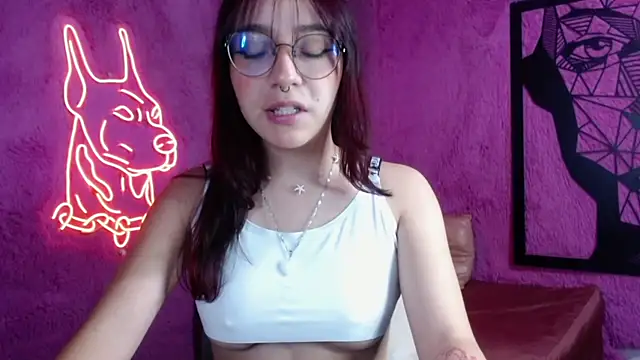Snapshot of Sunshinegirl__ chatting on 03/04/25, 07:54 Sunshinegirl online show from 03/04/25, 07:54