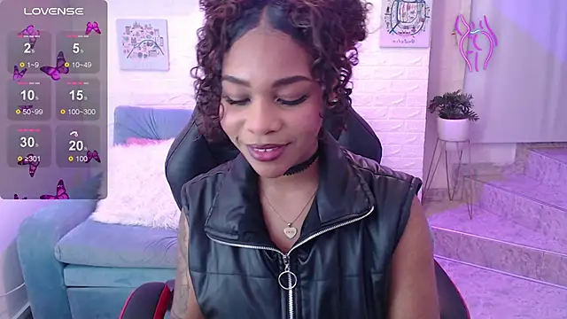 Snapshot of tylla_ chatting on 03/11/25, 03:59 tylla online show from 03/11/25, 03:59