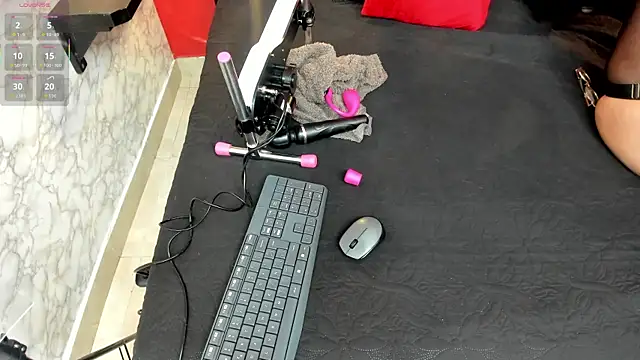 IVISBOUNCYASS online show from 11/29/25, 12:19