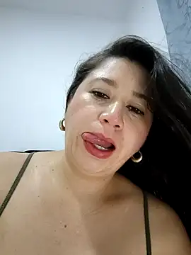 Snapshot of Sexy_Tifany chatting on 09/24/25, 04:05 Sexy Tifany online show from 09/24/25, 04:05