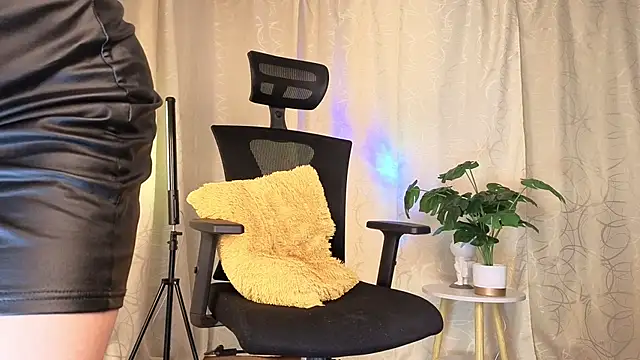 sophia dumont online show from 06/02/26, 10:06