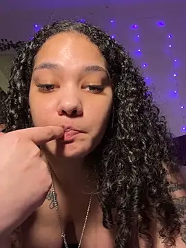 Snapshot of tastylolaaa chatting on 03/18/26, 08:28 tastylolaaa online show from 03/18/26, 08:28