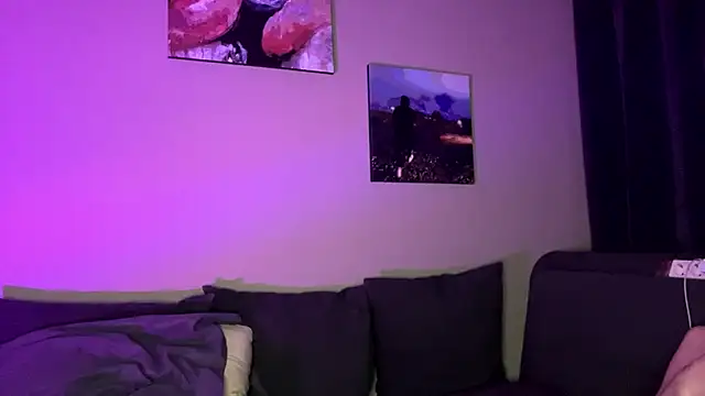 Snapshot of Tw1nFlame chatting on 03/11/25, 09:59 Tw1nFlame online show from 03/11/25, 09:59