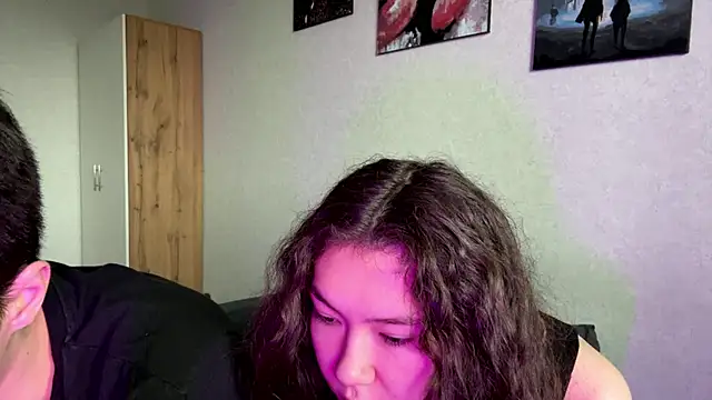 Snapshot of Tw1nFlame chatting on 11/08/25, 10:26 Tw1nFlame online show from 11/08/25, 10:26