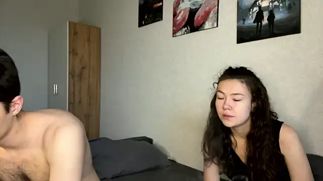 Snapshot of Tw1nFlame chatting on 11/18/25, 11:03 Tw1nFlame online show from 11/18/25, 11:03