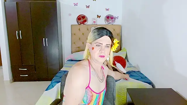 Snapshot of Dolldirtyxxx chatting on 06/27/26, 05:34 Dolldirtyxxx online show from 06/27/26, 05:34