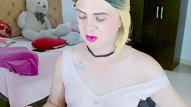 Snapshot of Dolldirtyxxx chatting on 07/08/26, 11:31 Dolldirtyxxx online show from 07/08/26, 11:31
