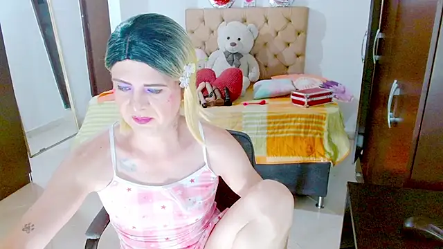 Snapshot of Dolldirtyxxx chatting on 07/29/26, 03:15 Dolldirtyxxx online show from 07/29/26, 03:15