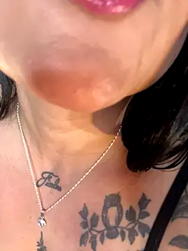 Madissonlove 1 online show from 09/27/25, 01:43