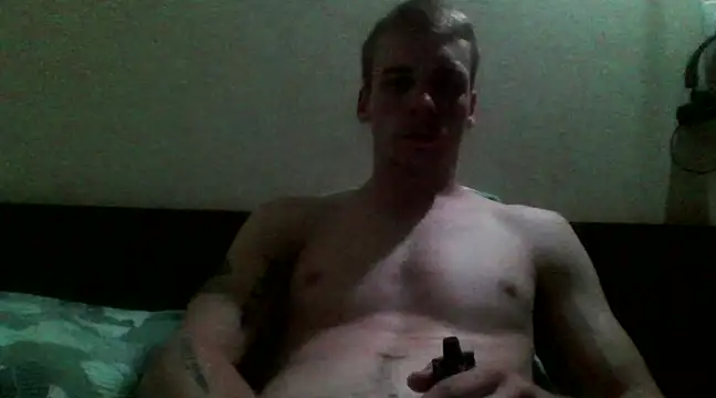 Snapshot of Novinho_pica_rosa chatting on 02/04/25, 03:00 Novinho pica rosa online show from 02/04/25, 03:00